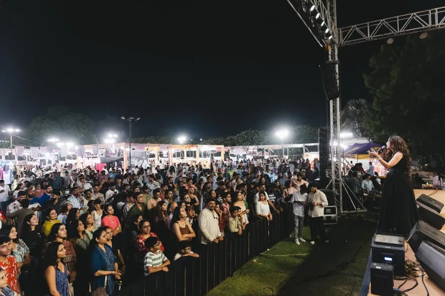 Evening crowds gathered in front of the Weekend Bazaar stage